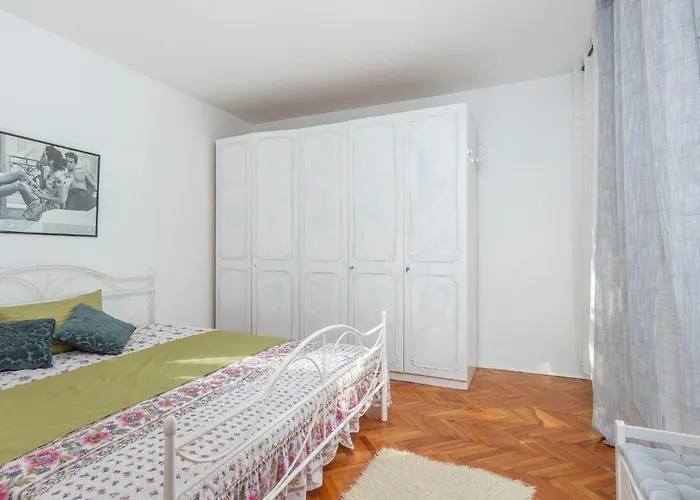 Cozy In With Wifi Lejlighed Vrbnik (Primorje-Gorski Kotar)