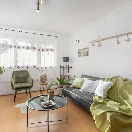 Beautiful In With Kitchen Apartment Vrbnik (Primorje-Gorski Kotar)