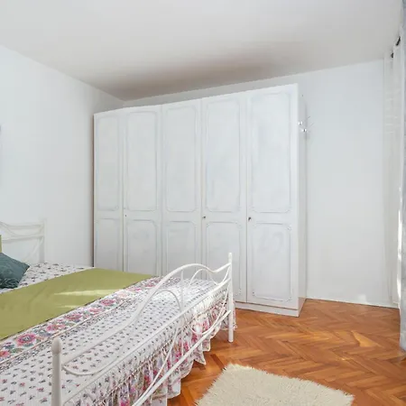 Cozy In With Wifi Апартаменты Врбник