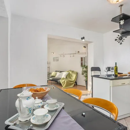 Beautiful In With Kitchen Vrbnik (Primorje-Gorski Kotar)