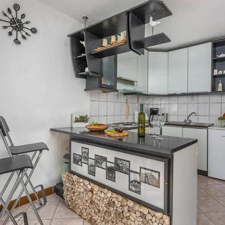 Beautiful In With Kitchen Apartment