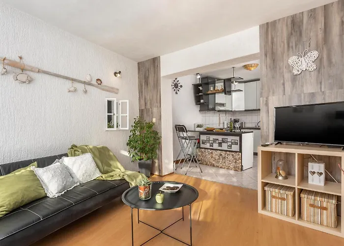 Cozy In With Wifi Apartment